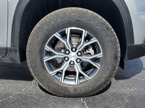 Used 2025 GMC Acadia AT4 AWD/4WD image 5