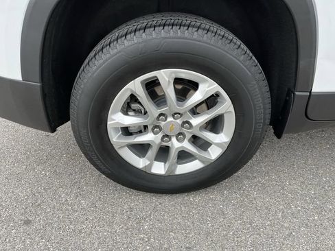 Used 2024 Chevrolet Traverse LS w/ Safety Package image 19