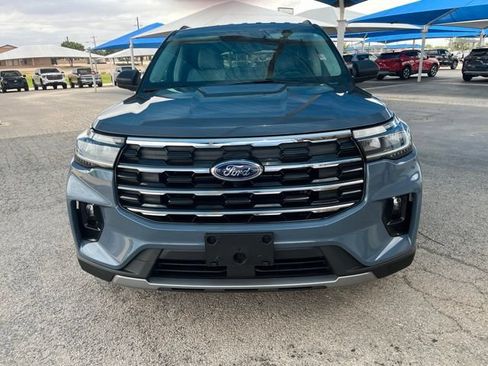 Used 2026 Ford Explorer Active w/ Active Comfort Package RWD image 2