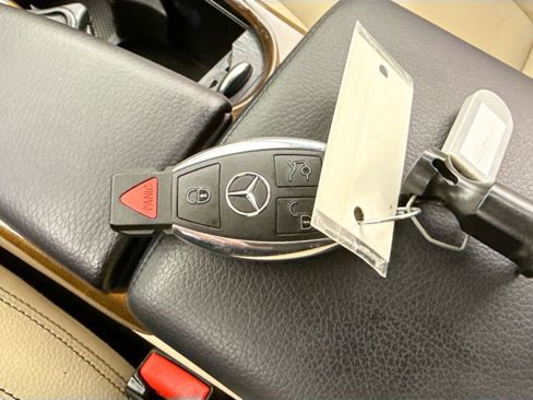 Used 2015 Mercedes-Benz SLK 250 image 17