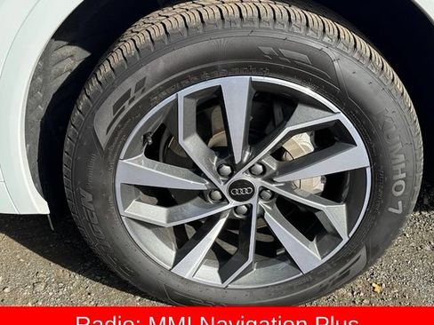 Used 2025 Audi Q5 2.0T Premium Plus w/ Premium Plus Package AWD/4WD image 11