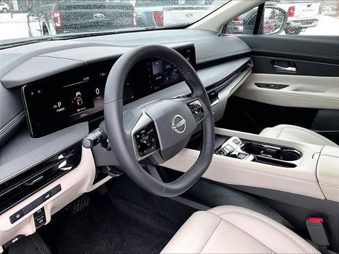 Certified 2025 Nissan Murano SV image 8