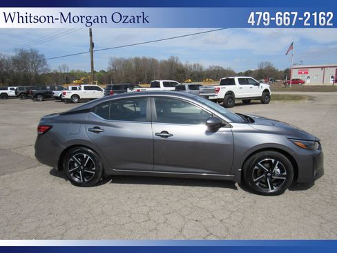 Used 2025 Nissan Sentra SV w/ Trunk Package image 16