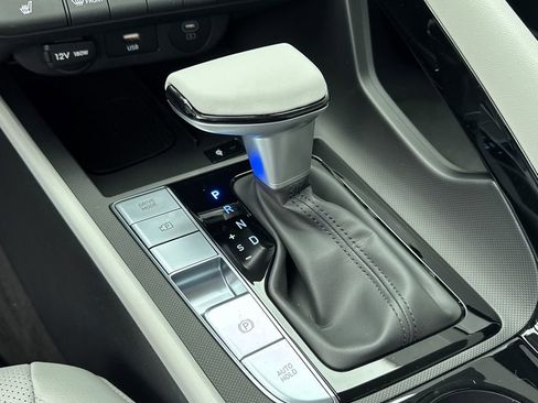 New 2026 Hyundai Elantra Limited FWD image 10