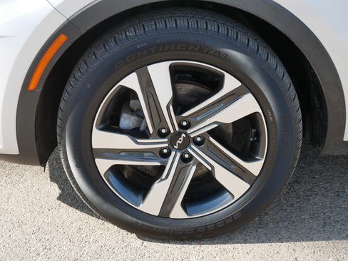 Certified 2023 Kia Sorento EX image 15