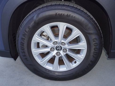 Certified 2025 Toyota Grand Highlander FWD image 22