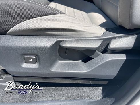 Used 2025 Toyota Tacoma TRD Sport RWD image 9