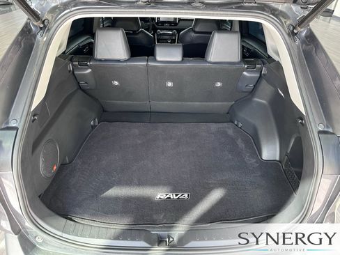 Used 2019 Toyota RAV4 Limited FWD image 8