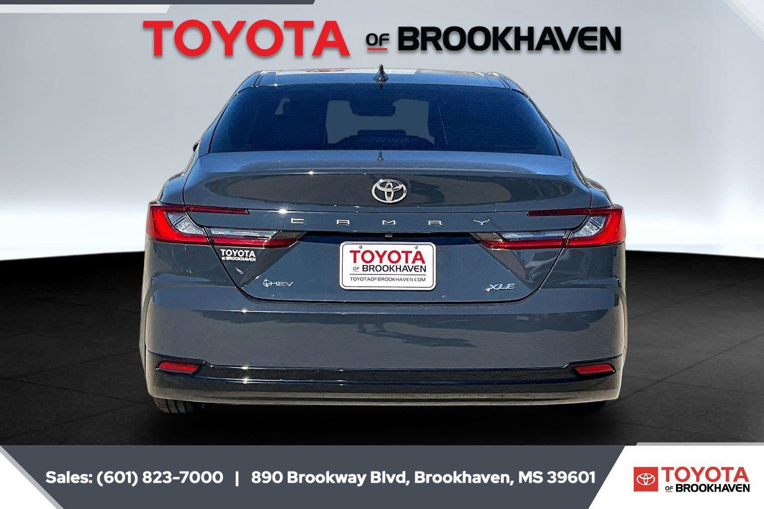 Used 2025 Toyota Camry XLE FWD image 4