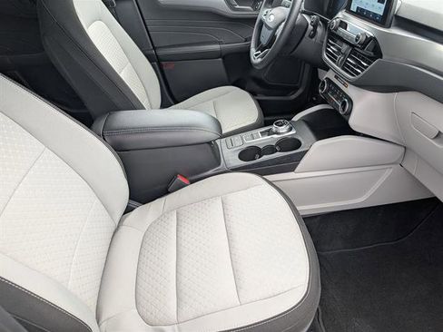 Used 2024 Ford Escape Active image 14