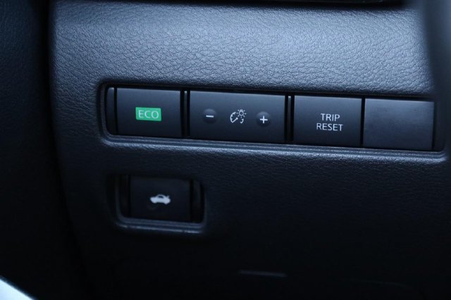 Certified 2022 Nissan Sentra SR w/ SR Premium Package FWD image 22