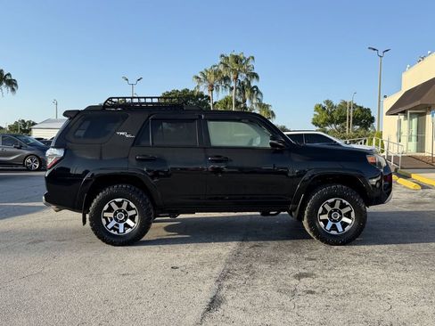 Used 2020 Toyota 4Runner TRD Off-Road Premium AWD/4WD image 3
