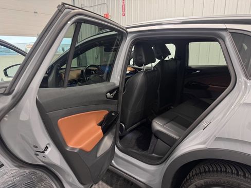 Used 2021 Volkswagen ID.4 Pro S w/ Gradient Package image 16
