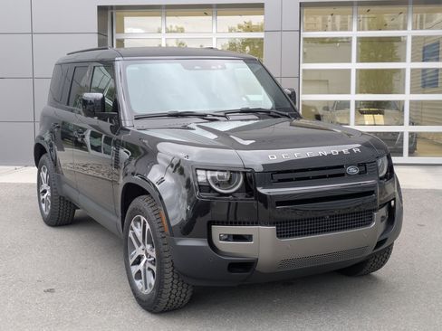 New 2026 Land Rover Defender 110 S AWD/4WD image 3