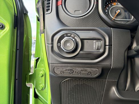 New 2026 Jeep Wrangler Unlimited Rubicon image 16