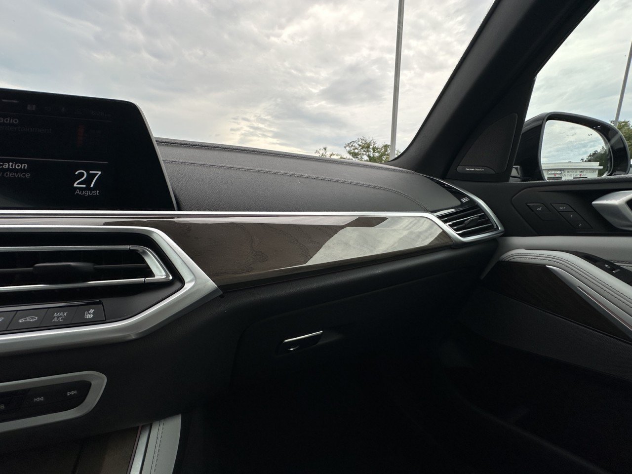 Used 2023 BMW X5 M50i AWD/4WD image 22