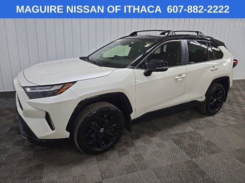 Used 2022 Toyota RAV4 XSE AWD/4WD image 6