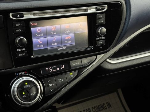 Used 2016 Toyota Prius C Two image 14