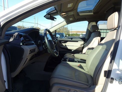 Used 2024 Honda Odyssey Elite image 8