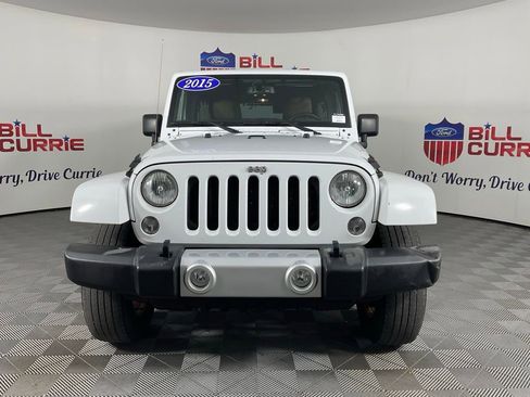 Used 2015 Jeep Wrangler Unlimited Sahara w/ Connectivity Group AWD/4WD image 8