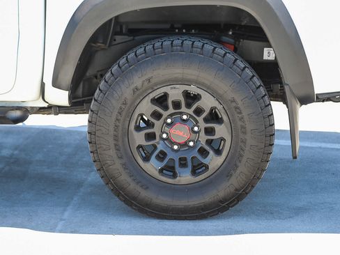 Certified 2018 Toyota Tacoma TRD Pro AWD/4WD image 11