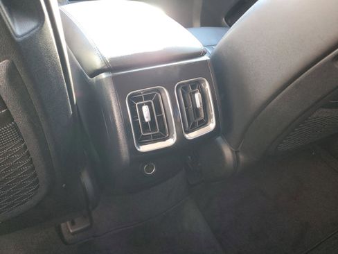 Certified 2024 Kia Sorento S image 13