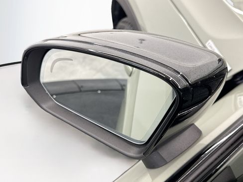 Used 2023 Volvo C40 P8 Recharge Ultimate AWD/4WD image 16