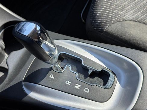 Used 2020 Dodge Journey SE w/ Blacktop Package image 16