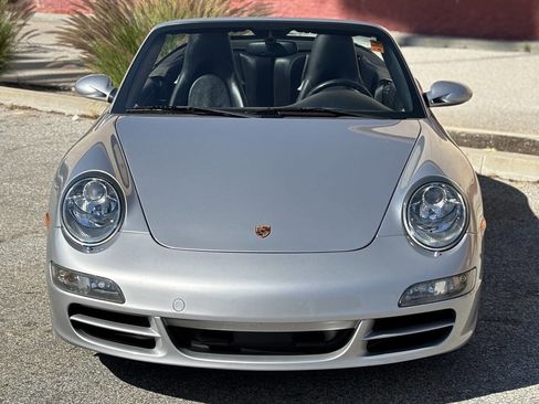 Used 2007 Porsche 911 Carrera 2dr Convertible image 2