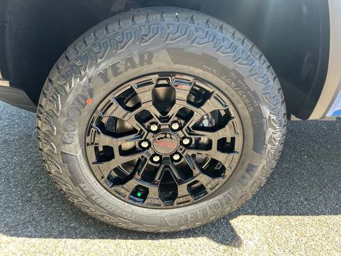 New 2026 GMC Canyon Elevation w/ Convenience Package image 9