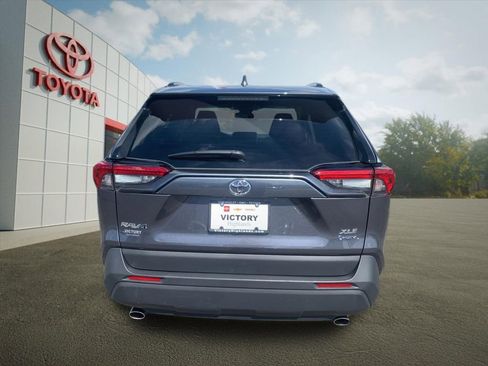 Used 2025 Toyota RAV4 XLE AWD/4WD image 4