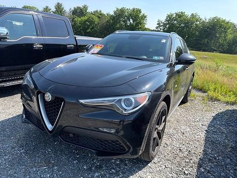Used 2018 Alfa Romeo Stelvio Ti Sport AWD/4WD image 3