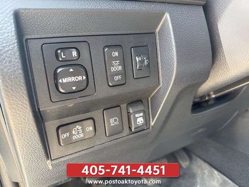 Used 2019 Toyota Tundra SR5 w/ SR5 Upgrade Package AWD/4WD image 21