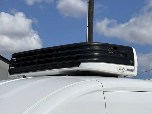 Used 2017 Ford Transit 250 148 Medium Roof image 9