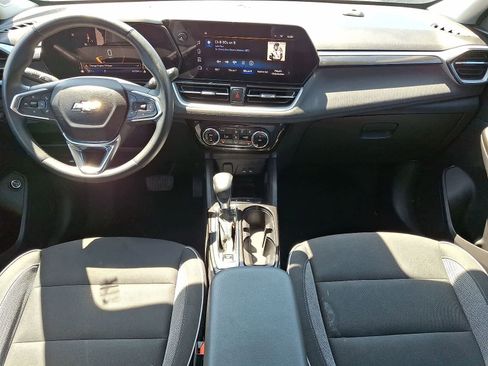 Used 2024 Chevrolet TrailBlazer LT w/ Convenience Package FWD image 11