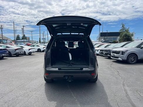 Used 2021 Land Rover Discovery S R-Dynamic AWD/4WD image 10