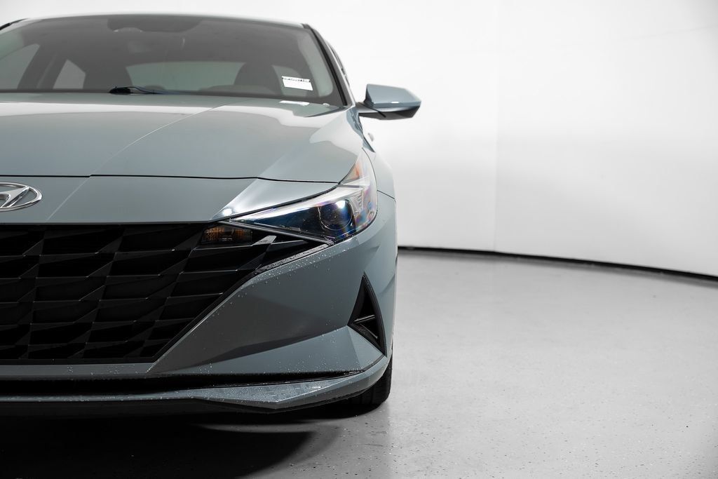 Used 2021 Hyundai Elantra Blue FWD image 19