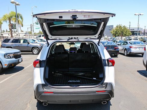Certified 2025 Toyota RAV4 XLE w/ Convenience Package FWD image 18