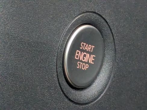 New 2025 Volkswagen ID.4 Pro image 36