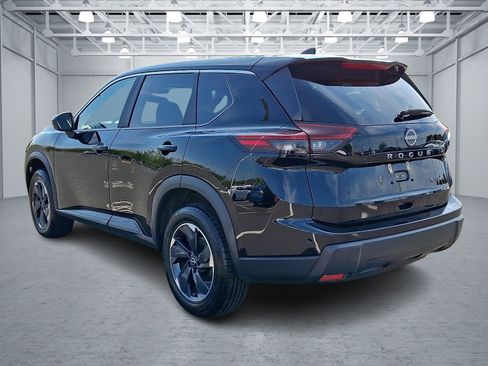 Used 2024 Nissan Rogue SV AWD/4WD image 4