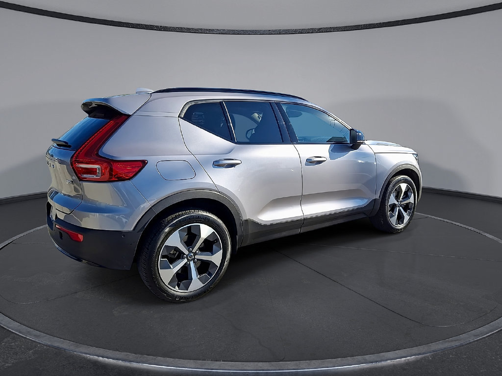 Certified 2026 Volvo XC40 B5 Plus AWD/4WD image 7