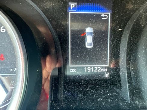 Used 2021 Toyota Camry LE FWD image 17