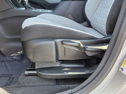 Used 2024 Chevrolet Equinox LS FWD image 12