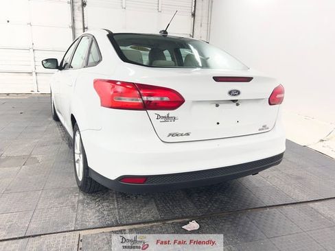 Used 2015 Ford Focus SE FWD image 6