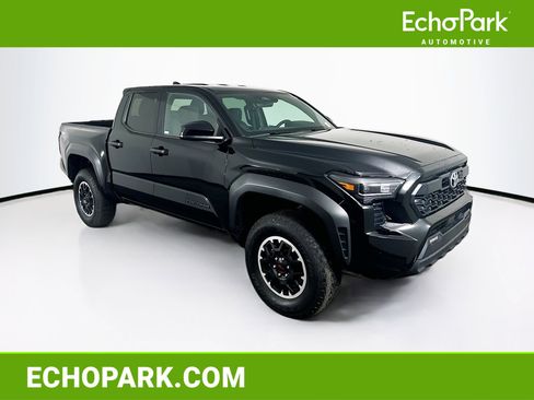 Used 2025 Toyota Tacoma TRD Off-Road image 1