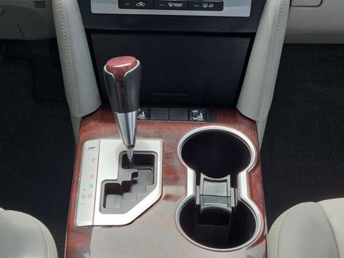 Used 2014 Toyota Camry XLE w/ Leather Package FWD image 23