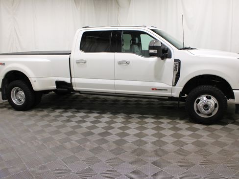 Used 2024 Ford F350 Platinum AWD/4WD image 31