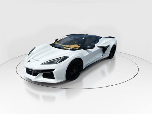 Used 2024 Chevrolet Corvette Z06 RWD image 4
