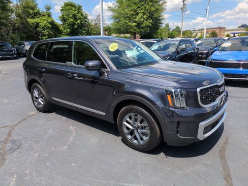 Used 2025 Kia Telluride LX FWD image 1