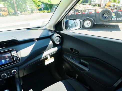 New 2025 Nissan Kicks Play S image 10